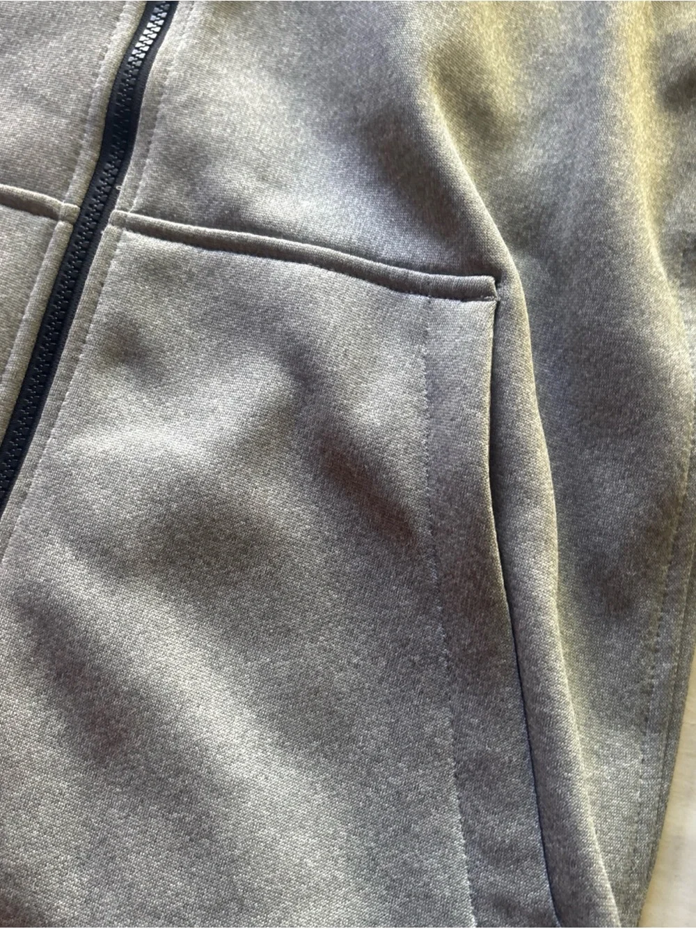 Burton snowboarding zip